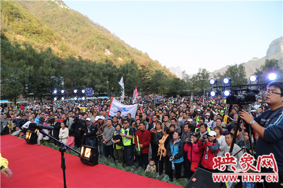 2014首屆蟒河摩托藝術(shù)文化節(jié)在蟒河景區(qū)隆重開幕 2014首屆蟒河摩托藝術(shù)文化節(jié)在蟒河景區(qū)隆重開幕