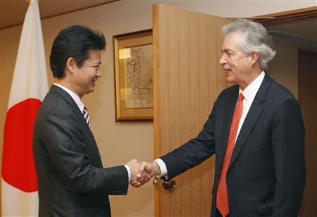 10月15日上午，日本外相玄葉光一郎與到訪的美國(guó)常務(wù)助理國(guó)務(wù)卿伯恩斯在日外務(wù)省舉行了會(huì)談。