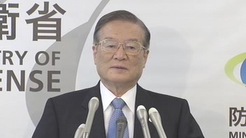 日本防衛(wèi)省森本敏16日上午出席記者會(huì)。