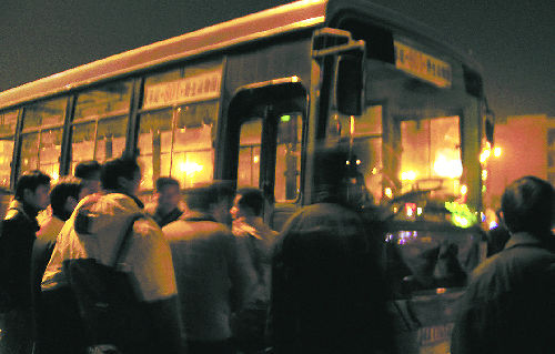 乘客奪方向盤(pán) 竟因自己坐過(guò)站