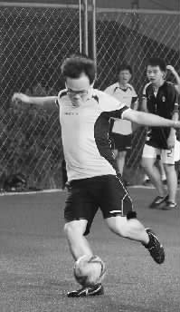 雖然俺是替補(bǔ)，可腳法依然風(fēng)騷