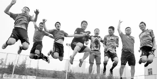 米蘭圈河南站隊發(fā)揮小快靈的風格，以一個凈勝球的優(yōu)勢晉級