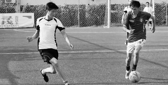 1:1戰(zhàn)平后,東方今報隊點(diǎn)球大戰(zhàn)憾負(fù)大商集團(tuán)隊 1:1戰(zhàn)平后,東方今報隊點(diǎn)球大戰(zhàn)憾負(fù)大商集團(tuán)隊