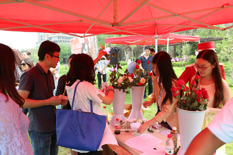 號(hào)牌、玫瑰一個(gè)不能少