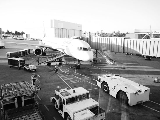 河南電視臺都市頻道記者拍到的繁忙的孟菲斯機(jī)場 河南電視臺都市頻道記者拍到的繁忙的孟菲斯機(jī)場