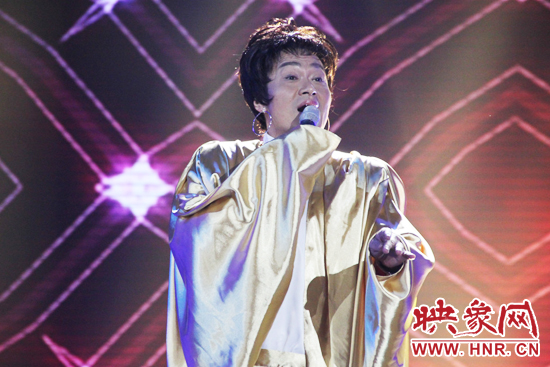 李宏偉仿毛阿敏經(jīng)典造型 李宏偉仿毛阿敏經(jīng)典造型