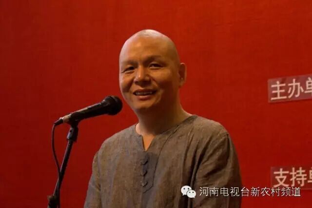 書畫家協(xié)會副主席，中國書畫家協(xié)會會員，河南省青年書法家，蘆荻