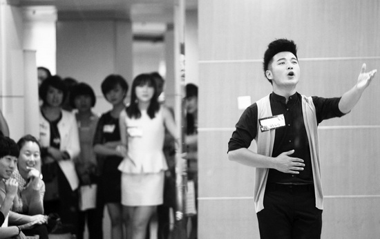 面試處，選手進(jìn)行才藝展示