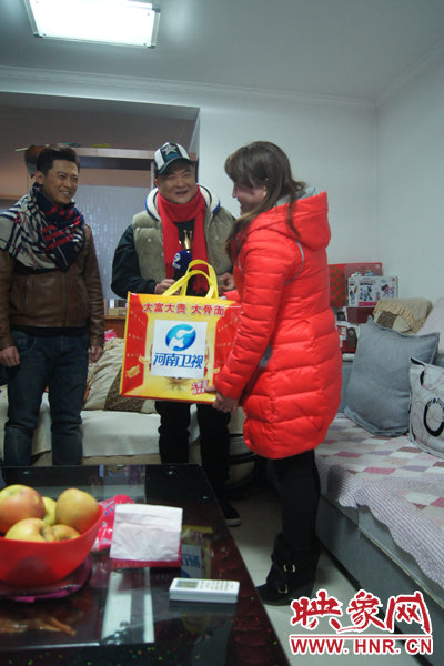 范軍、張竟達噓寒問暖送祝福