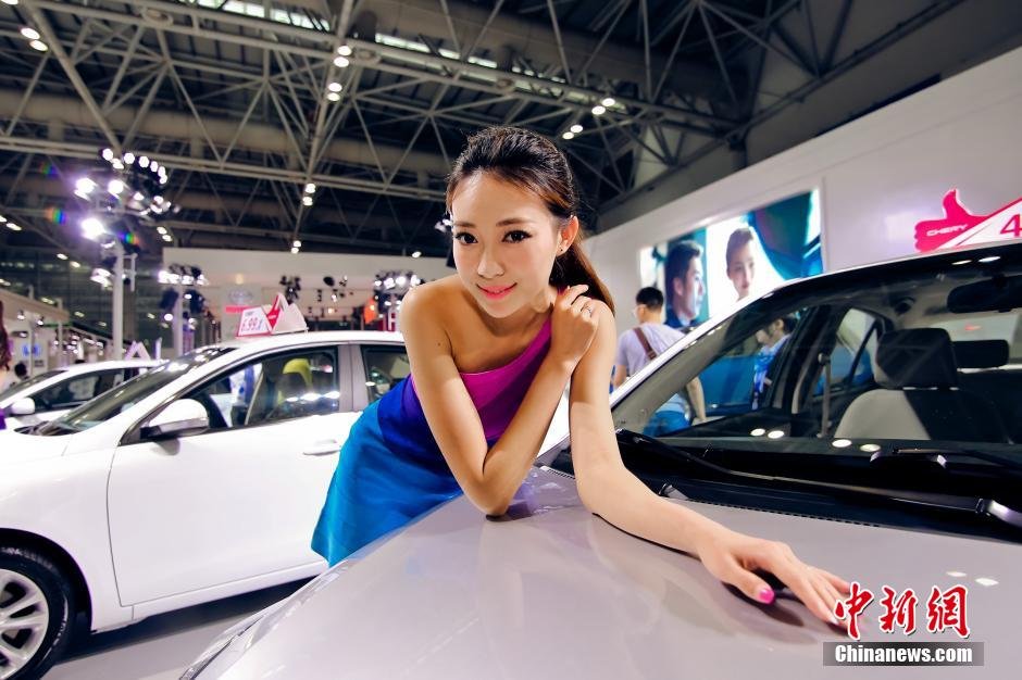 福州國際車展開幕 眾車?！盃幤娑菲G”