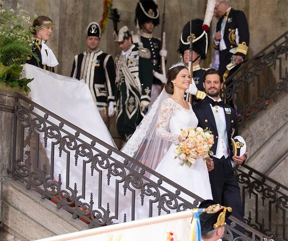 現(xiàn)實(shí)版“灰姑娘”！瑞典王子迎娶比基尼女模