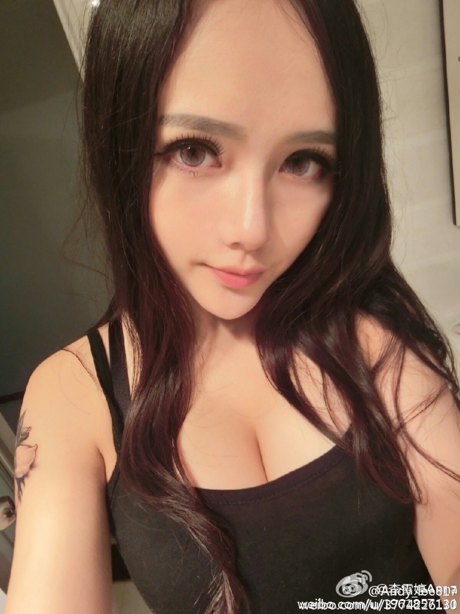 湖大21歲?；ㄇ巴购舐N無(wú)懼走光