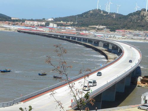山東首座海島跨海大橋建成通車。（資料圖）